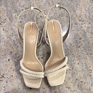 Sam Edelman Cream Heels with Square Toe and Minimalist Design